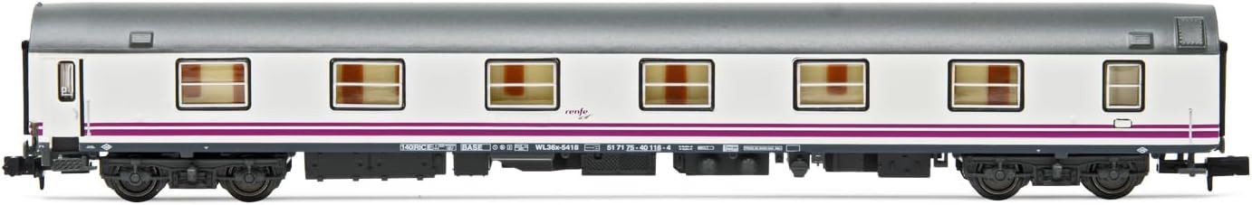 Arnold RENFE T2 sleeping coach White and Purple livery period V
