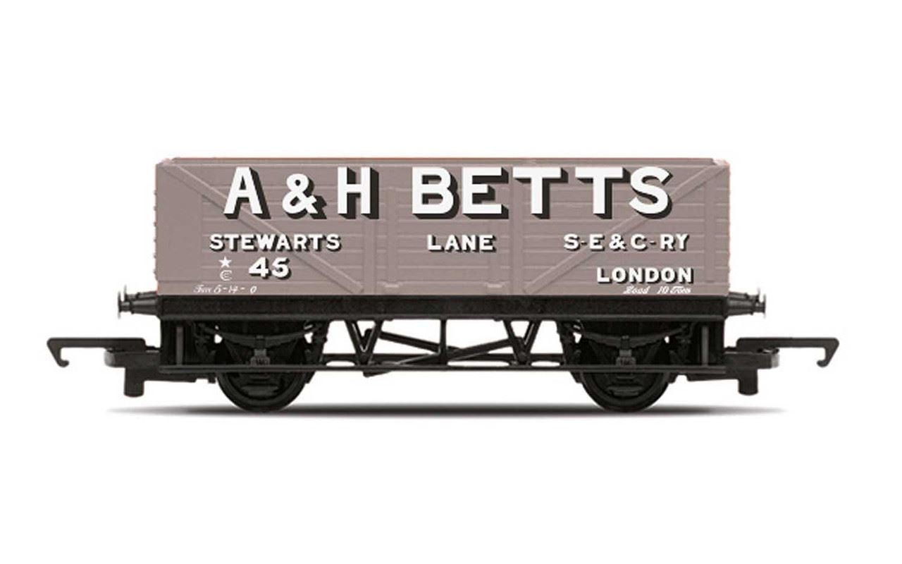Hornby RailRoad PO, A & H Betts, Plank Wagon - Era 2