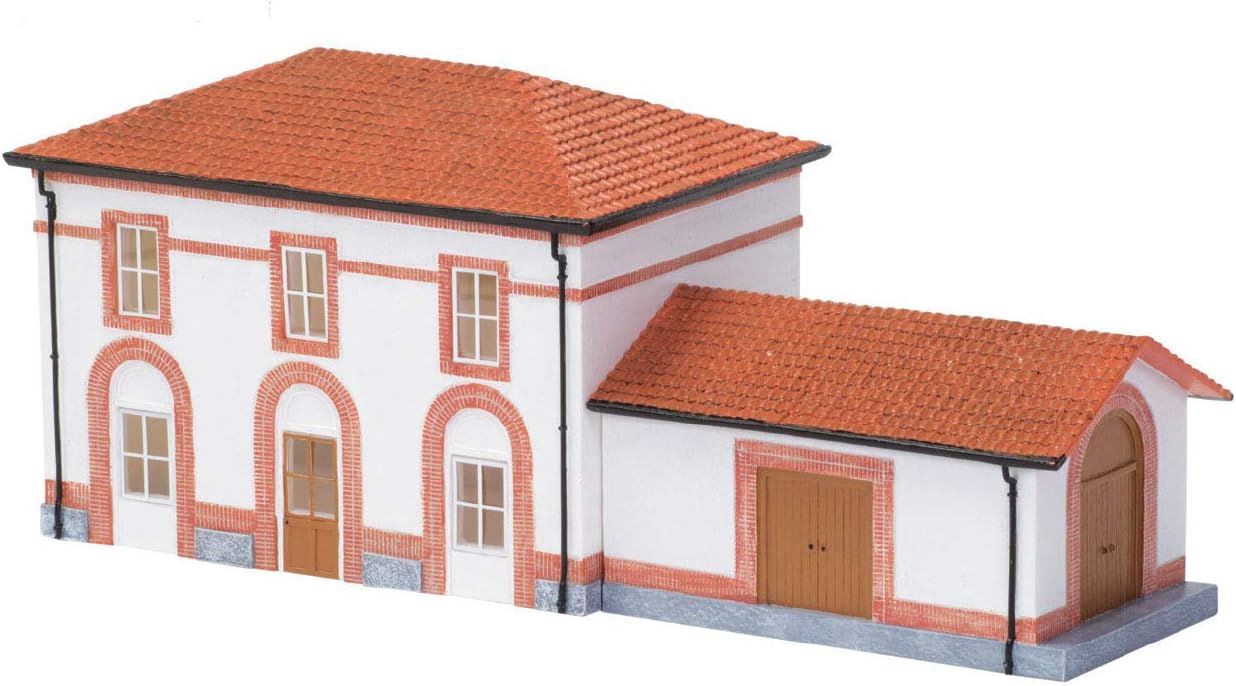 Rivarossi Small railway station with good shed
