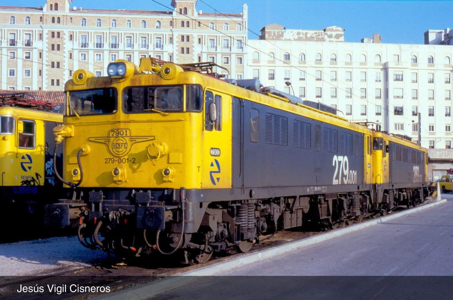 Electrotren RENFE electric locomotive 279 Taxi livery period V