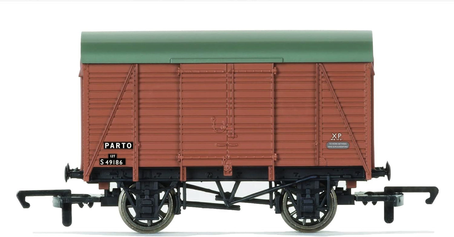 Hornby BR Twin Vent Van S49186 - Era 6