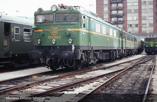 Electrotren RENFE electric locomotive 279 original green livery period