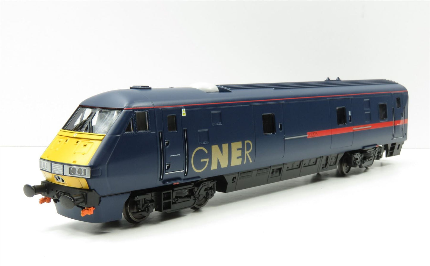 Hornby GNER, Mk4 DVT, 82225 - Era 9