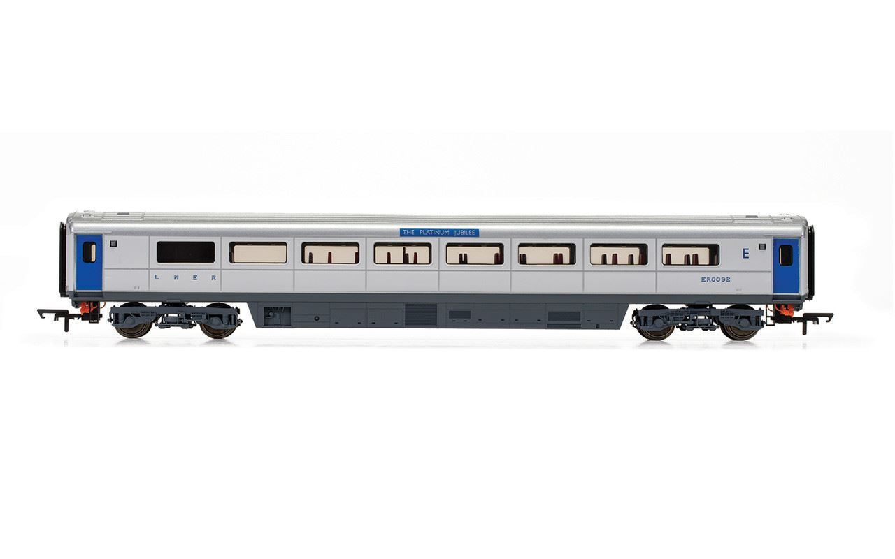 Hornby Platinum Jubilee of Queen Elizabeth II, Mk3 Sliding Door, Trailer First Disabled, ER0092 - Era 11